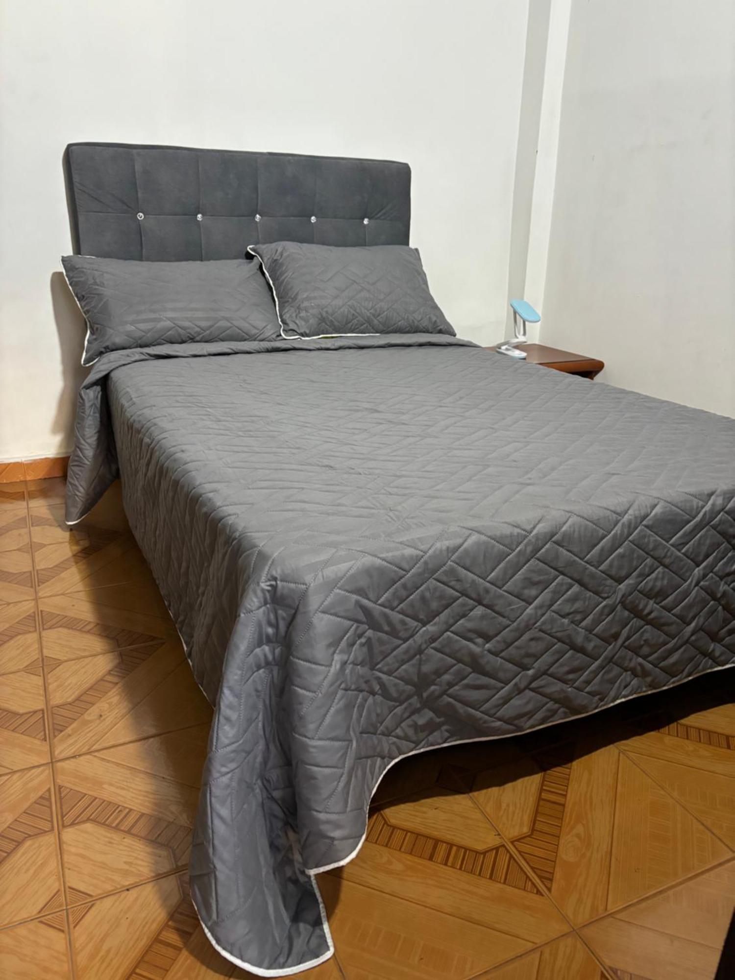 En Apartment *